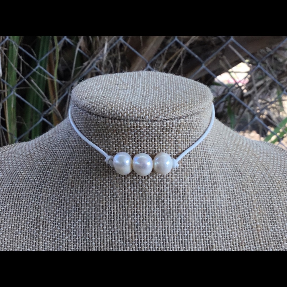 15” Triple Pearl White Leather Choker